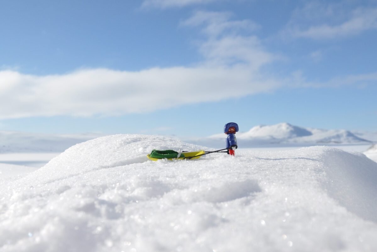 Playmobil ist im Winter absolut nicht nützlich, aber uns haben solche Gadgets auf Wintertour viel Spaß bereitet (Foto: Lutz Grünke)