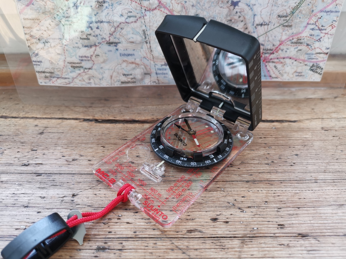 Ein guter Kompass sollte dein steter Begleiter sein (Foto: Malte Hübner)