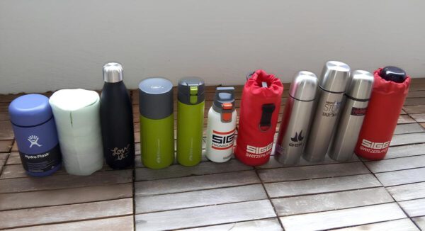 Zu Gast: Thermos­flaschen im Vergleich